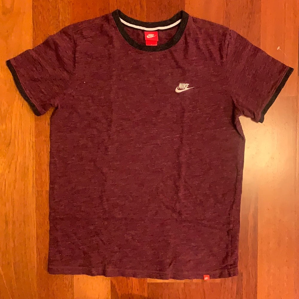 Nike burgundy T-shirt
